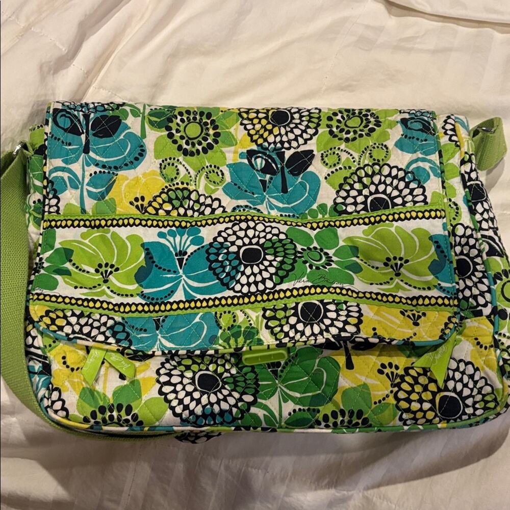 Vera Bradley Limes Up Messenger Bag Retired Print - Picture 7 of 7
